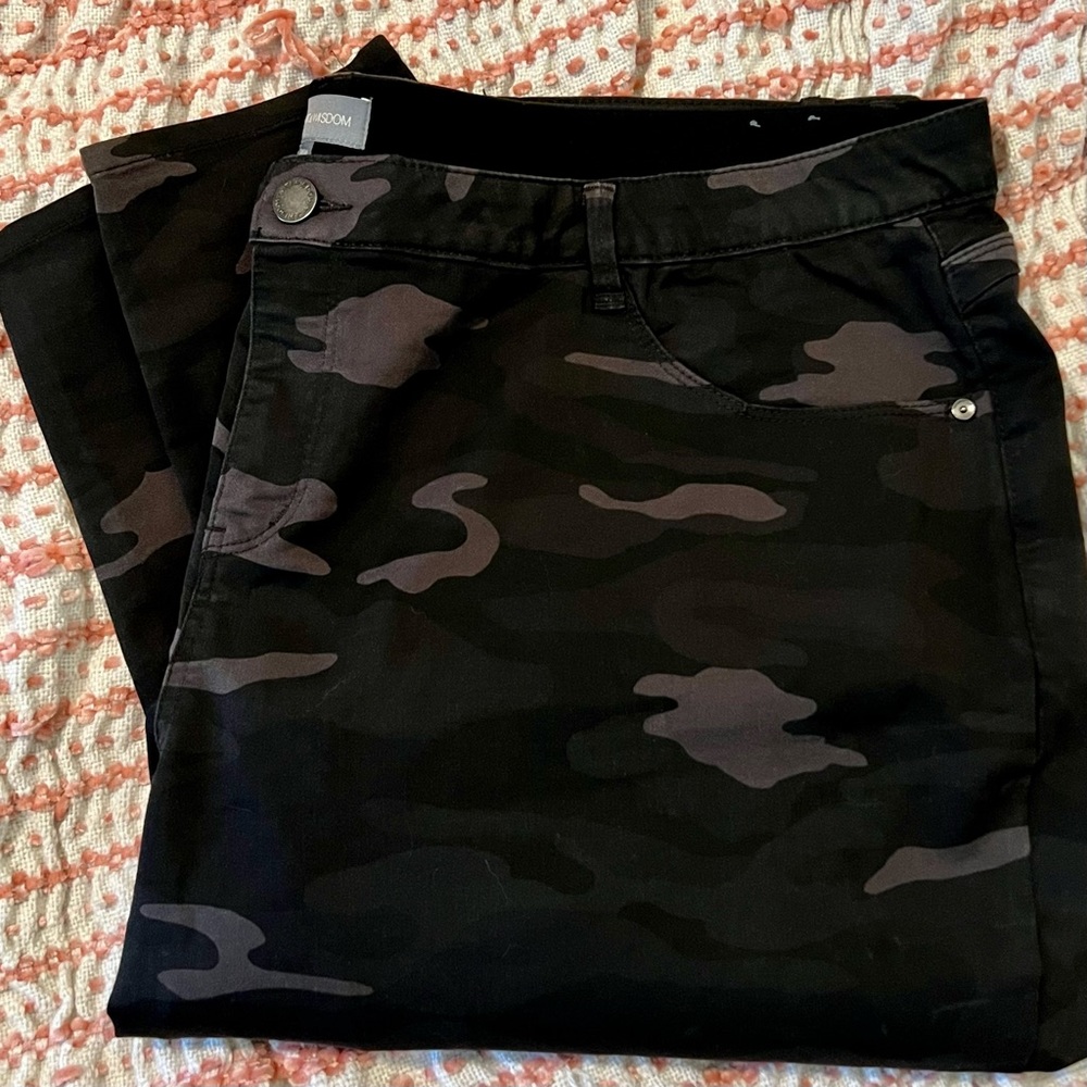 Wit & Wisdom Camo Skinny Jeggings